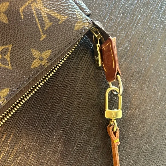 Louis Vuitton Monogram Pochette Accessories - Picture 6 of 15
